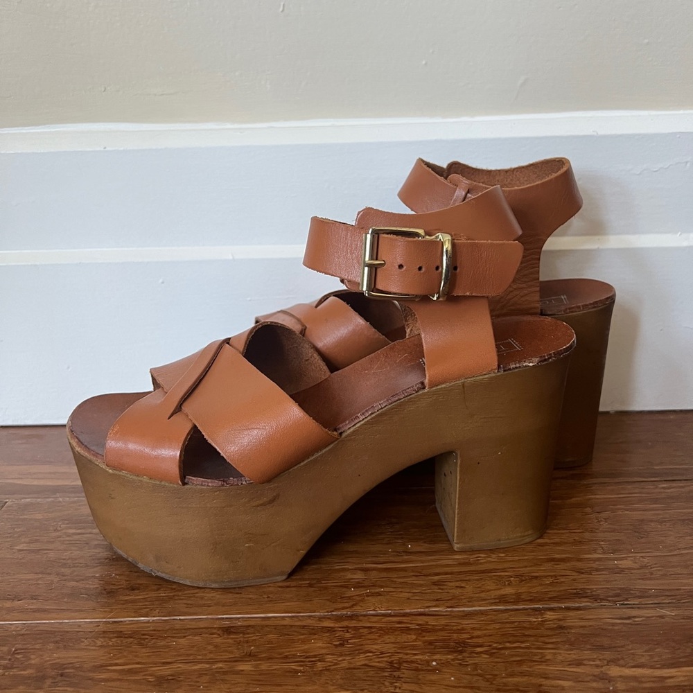 Topshop wooden platform sandals size 8 tan